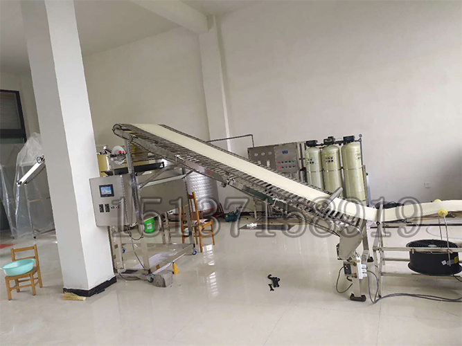 全自動米線機生產(chǎn)現(xiàn)場