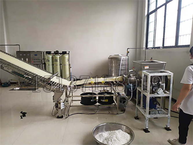 全自動米線機生產(chǎn)現(xiàn)場